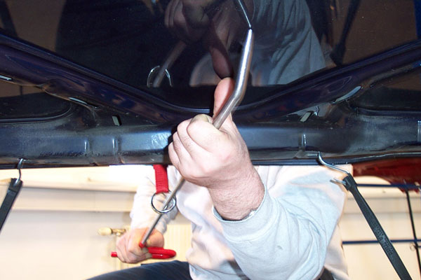 Frei zugängliche Reparaturstelle für Dellenreparatur