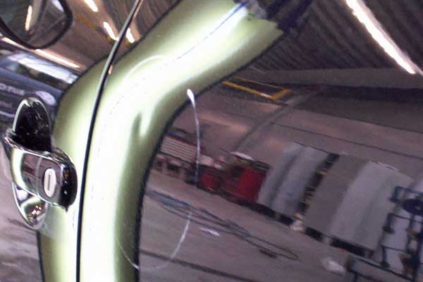 Parkdelle an einer Autotür