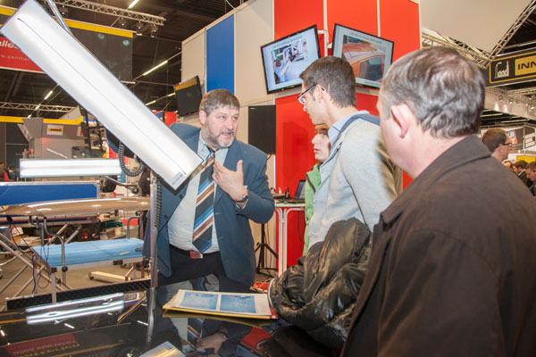 Dellenteam-Mitglied CAR-REP-Profiteam Denk auf der Fachmesse AutoZum