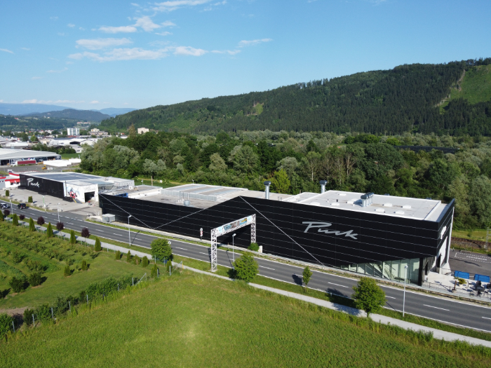 Panoramafoto der Firma Karosserie Puck – Dellenteam-Mitglied in Kärnten