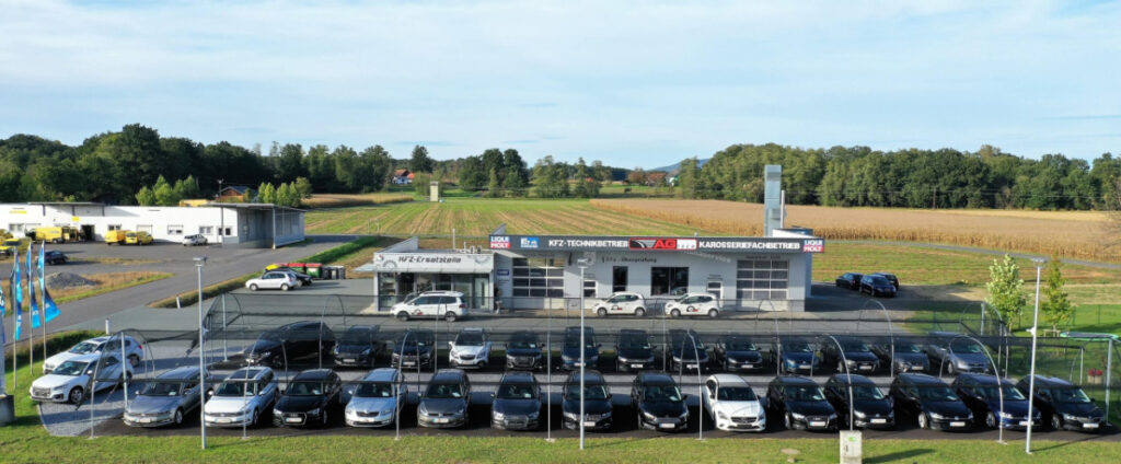 Das Unternehmen AG-Tech und AG-Dellentechnik in der Steiermark, Foto vom Firmengebäude und Parkplatz