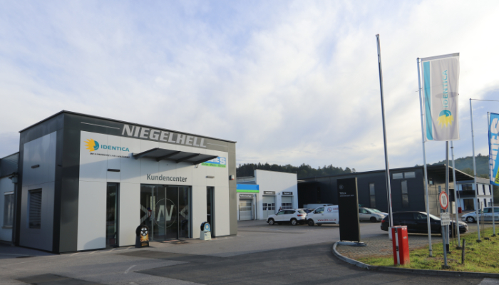 Gesamtansicht der Firma Niegelhell Lack- und Karosserieexperten, Dellenteam-Mitglied
